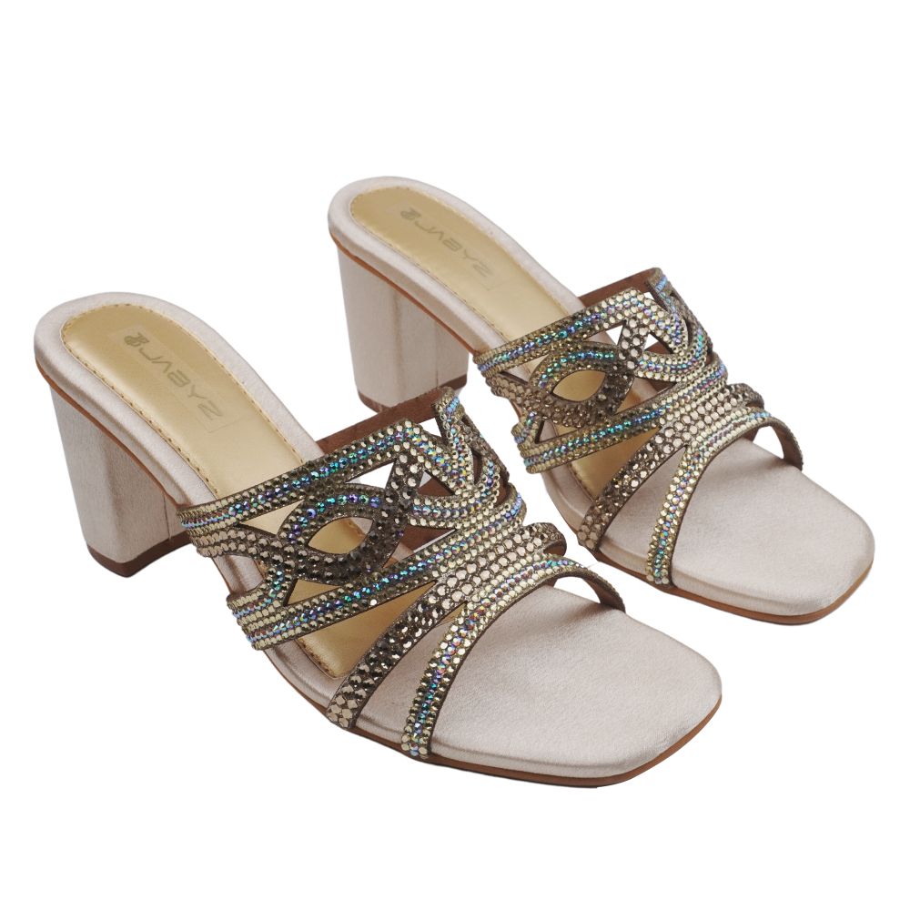 SH FASHION 360 - Online Ladies Peshawari Chappal in Pakistan Ladies  Embroidered Sandals Price:2290 Excluded Delivery ORDER PLEASE CALL OR  WHAT'S APP NOW +0923033455556 💯% Original Product Totally Handmade  Available in All